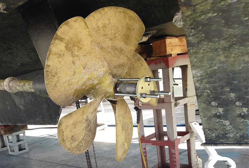 repairs propeller